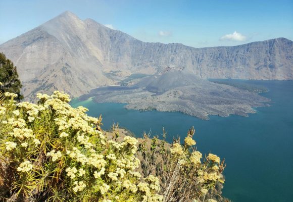 Mount Rinjani: Best Indonesian Volcano Hike (Amet Rinjani Trekking review)