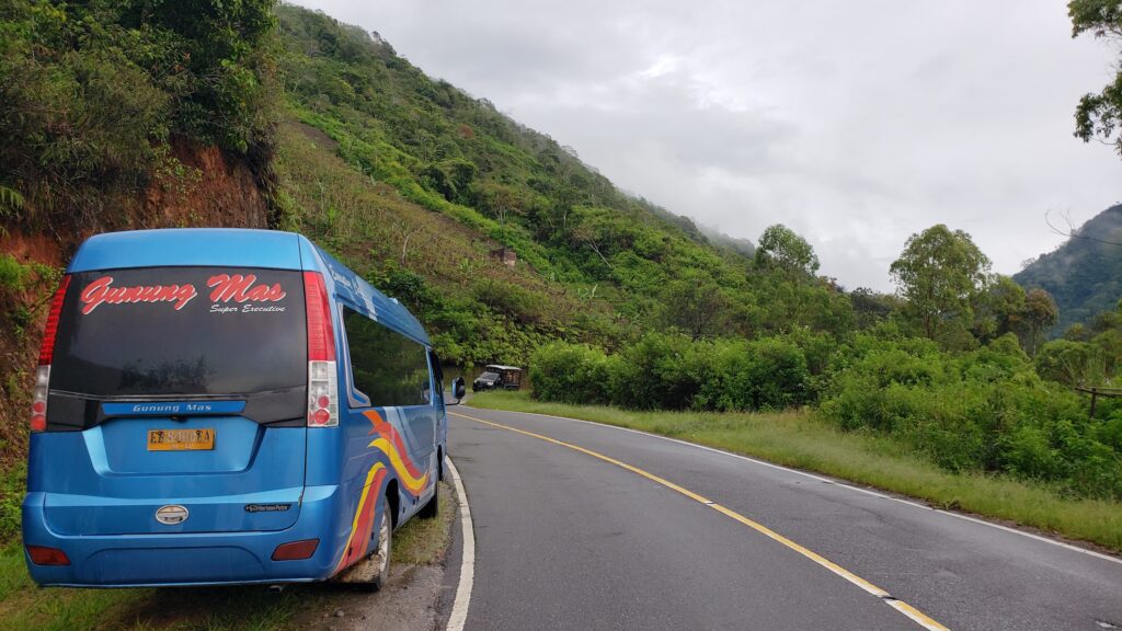 Gunung Mas bus in Flores